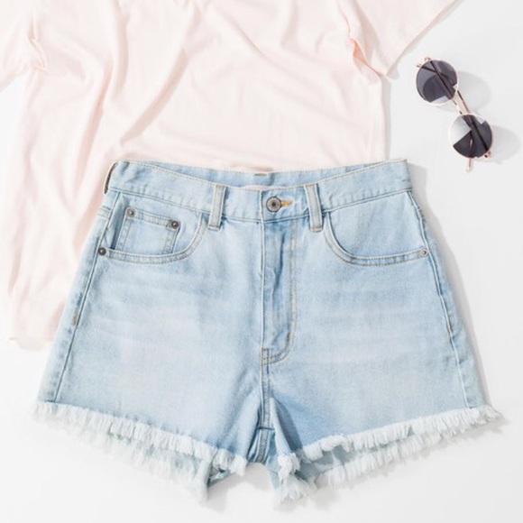 NWT Light denim shorts - Picture 3 of 7